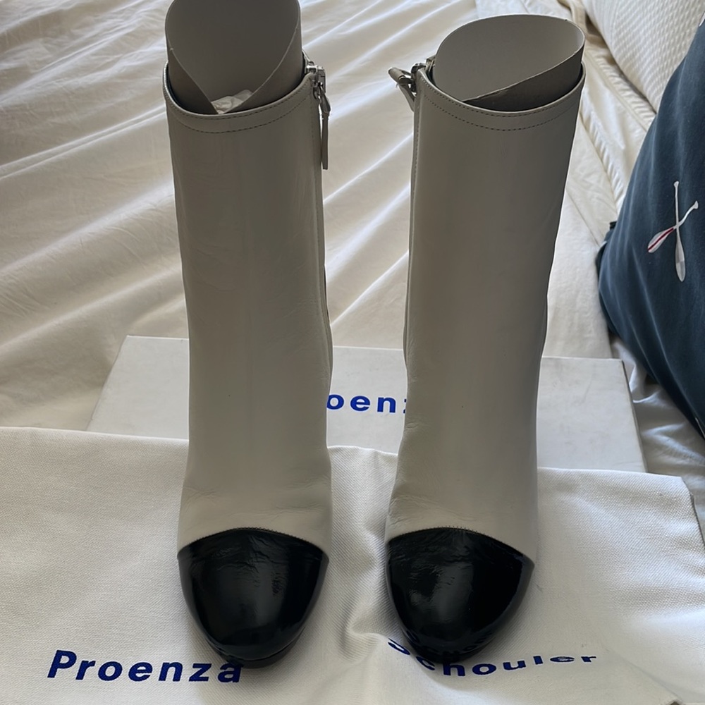 Proenza Schouler Leather Ankle Boots white with black patent cap toe 37